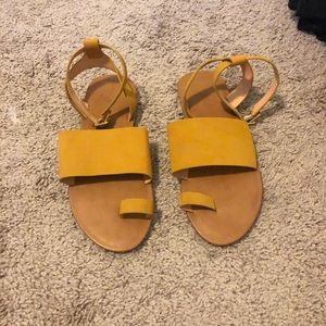 Universal Threads Sandals